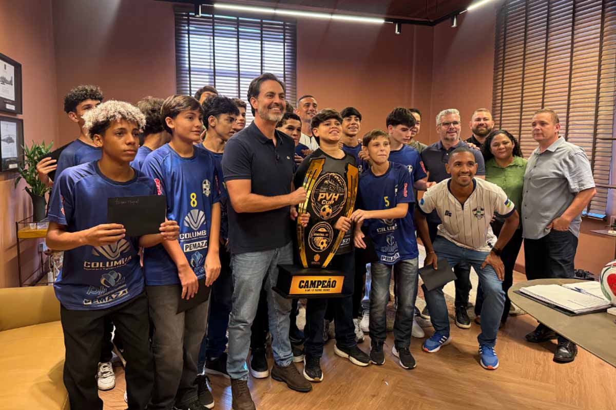Prefeitura de Porto Velho custeia passagens para 25 integrantes de equipe Sub-15 disputar torneio nacional no CT do Grêmio