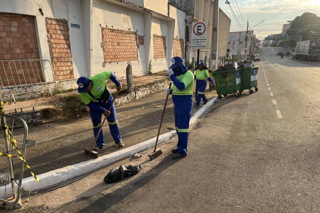 Operação de limpeza mobiliza 100 trabalhadores durante programação dos 112 anos de Porto Velho