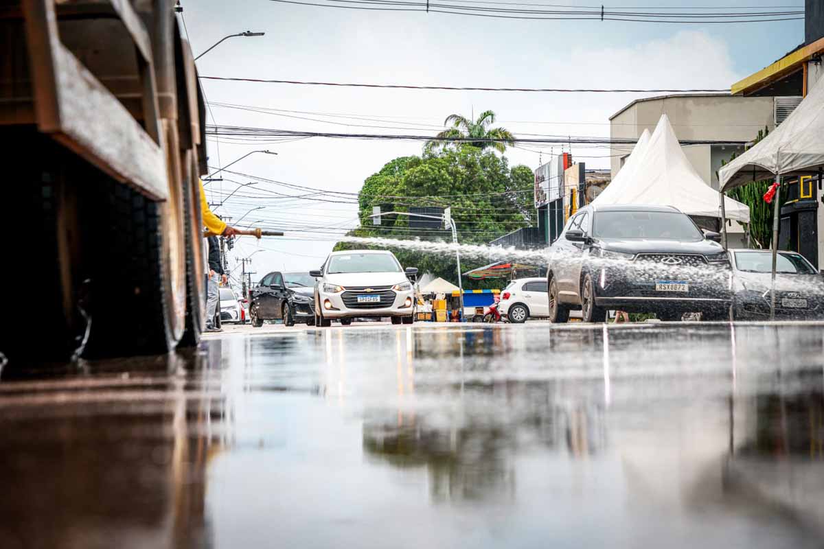 Prefeitura de Porto Velho mobiliza equipes para limpeza de avenidas, praças e espaços públicos