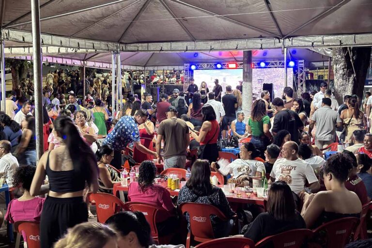 Festa dos servidores em Porto Velho tem shows, sorteios de dinheiro e motocicleta no Mercado Cultural