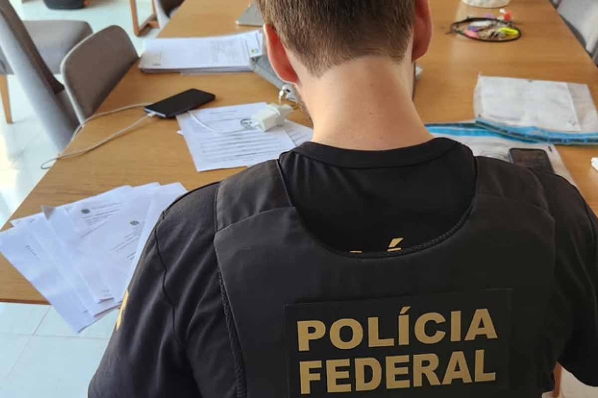 Polícia Federal investiga esquema de fraude tributária na revenda de veículos em Rondônia