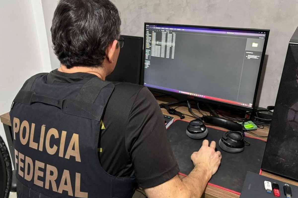Justiça bloqueia R$ 558 milhões em operação da PF contra facção que controla internet no Rio