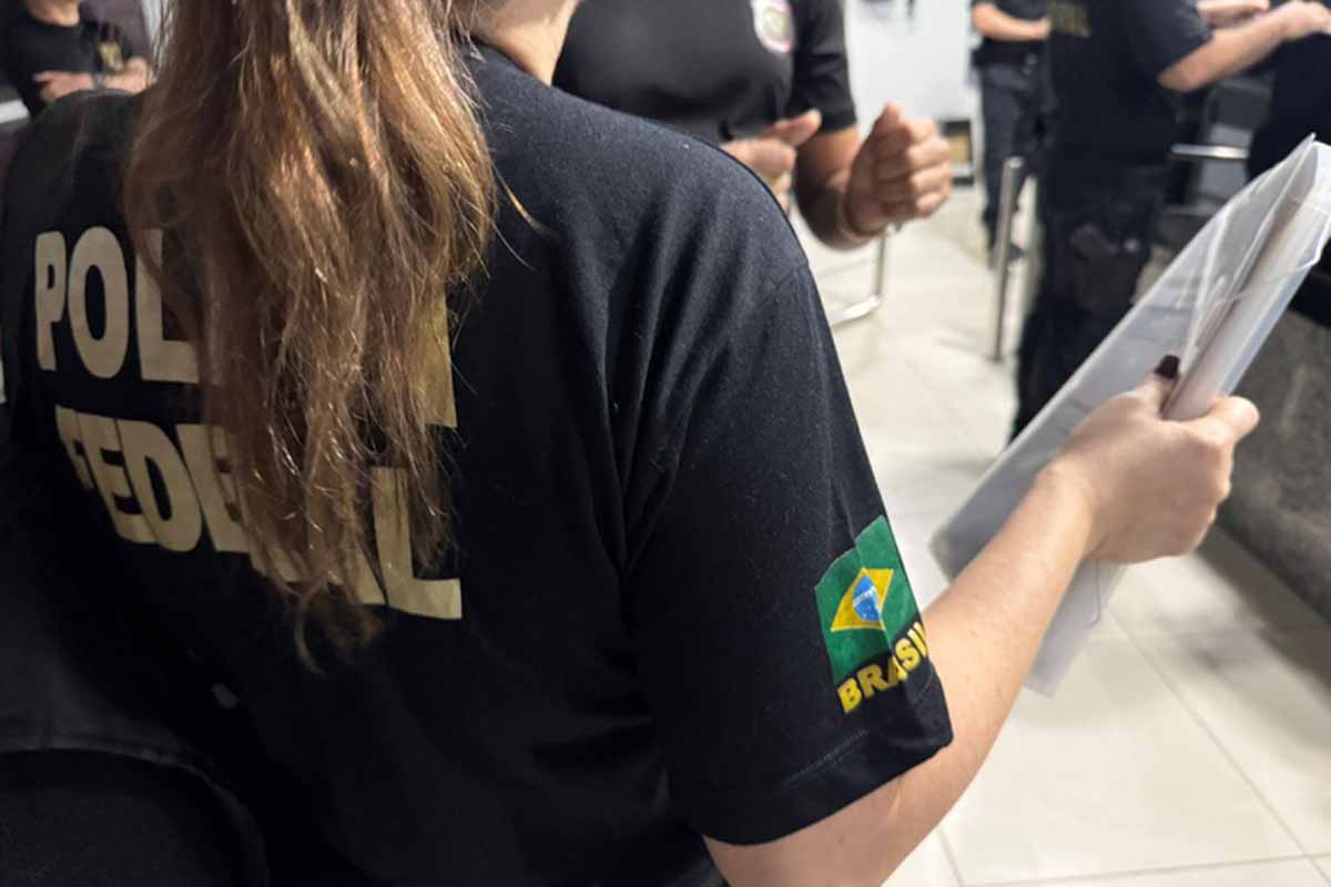 PF cumpre nove mandados no Acre contra grupo suspeito de tráfico internacional de armas e munições