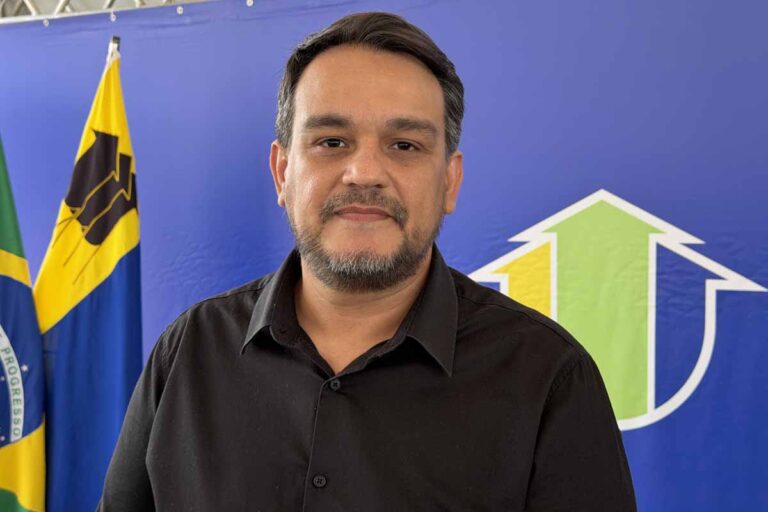 Prefeitura de Porto Velho entrega 16 veículos para ampliar atendimento da assistência social e inclusão
