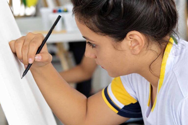 Concurso nacional de desenho sobre direitos digitais recebe inscrições de estudantes até 30 de novembro