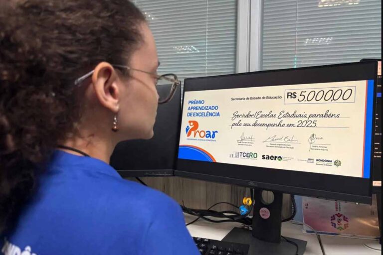 Governo de Rondônia premia 200 estudantes com R$ 1 mil e reconhece escolas e professores pelo desempenho na educação