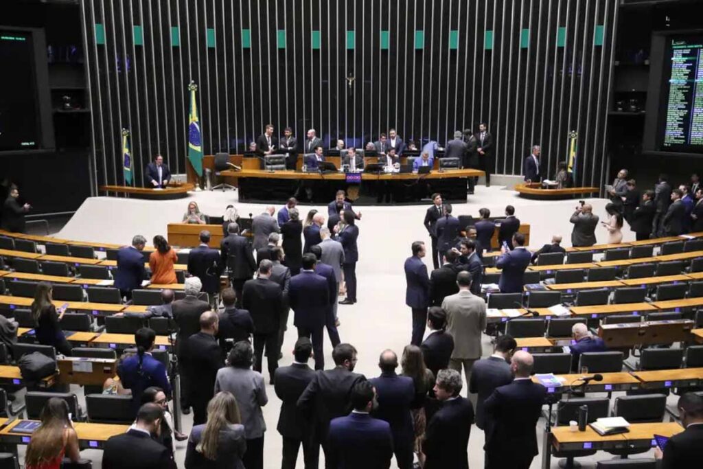 Mulheres ampliam presença no Congresso e bancada feminina será a maior da história