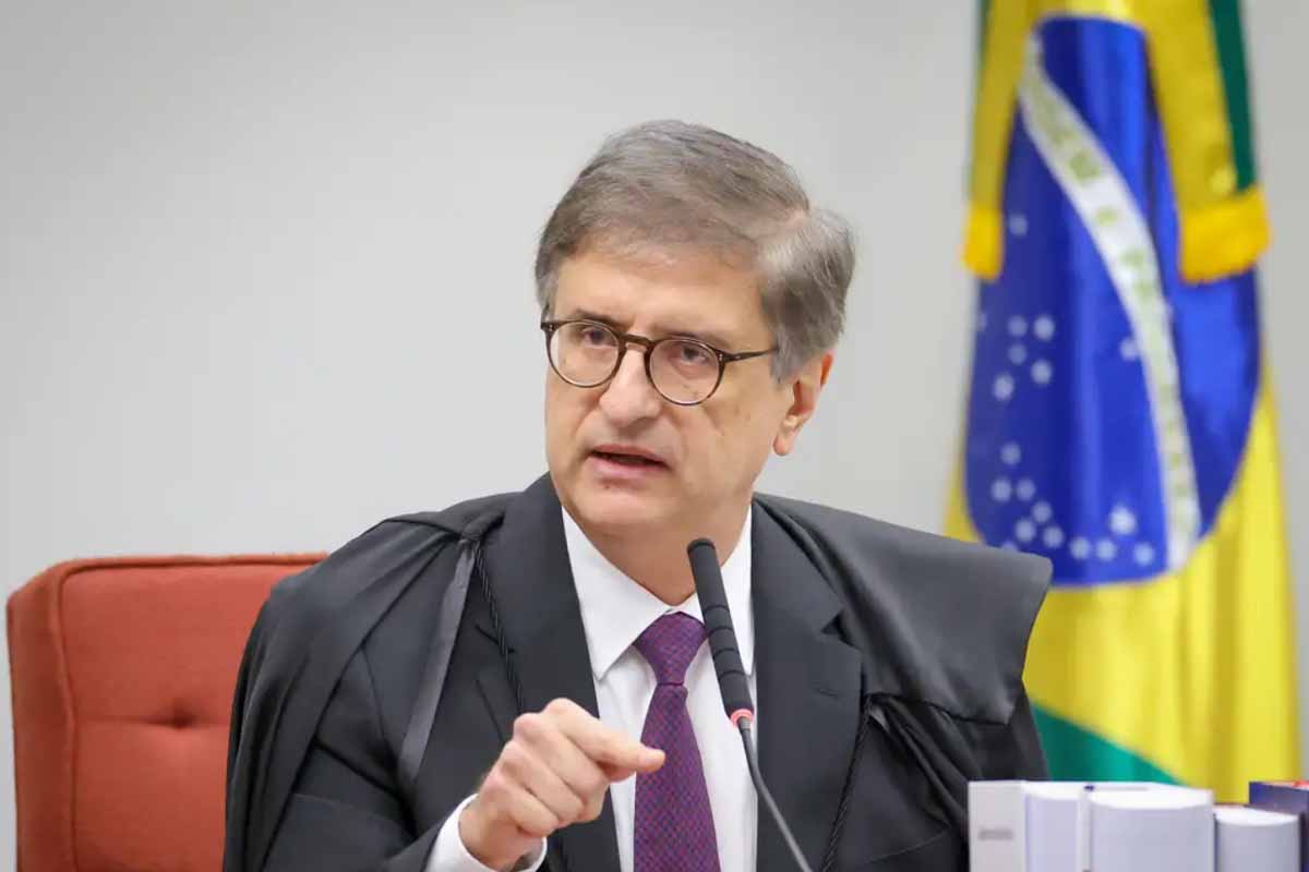 Paulo Gonet descarta abuso de autoridade de André Mendonça em investigação envolvendo Moraes