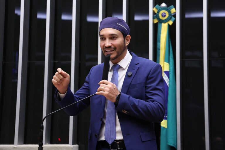 Fernando Máximo chama de arbitrariedade a queima de dragas no Rio Madeira e cita denúncia na OAB